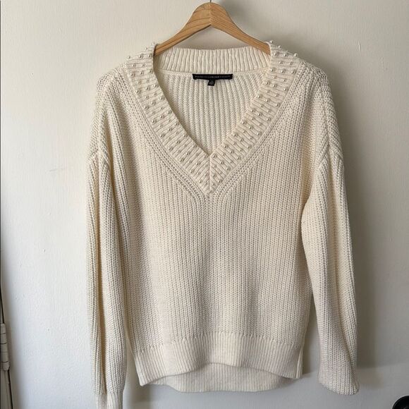 White House Black Market WHBM Knit Sweater Small Ivoryβ V-Neck Pearl Embellished - Picture 3 of 9